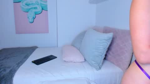 Snapshot of alexis_rosses chatting on 02-15-25, 12:37 Alexiis 3 online show from 02-15-25, 12:37