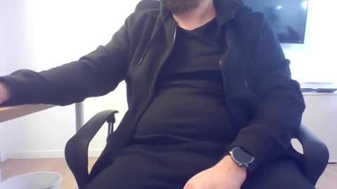 Snapshot of alexisgood888 chatting on 12-18-25, 07:36 Slave Alex online show from 12-18-25, 07:36