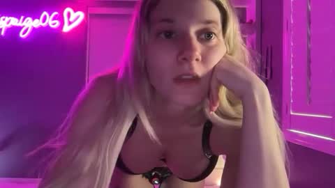 alexispaige06 online show from 02-10-26, 05:17