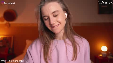 Snapshot of alexispeach chatting on 03-05-25, 02:36 Alexis-- online show from 03-05-25, 02:36