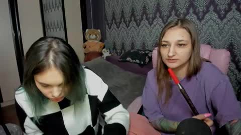 Snapshot of alexracc00n chatting on 01-28-25, 04:52 Alex online show from 01-28-25, 04:52