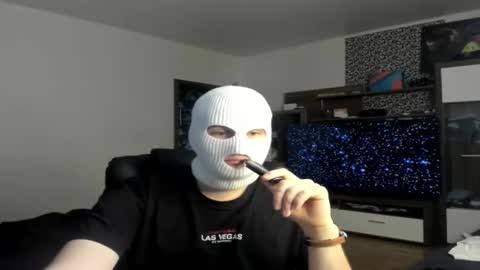 Snapshot of alexs9xtime chatting on 12-04-25, 09:51 alexs9xtime online show from 12-04-25, 09:51