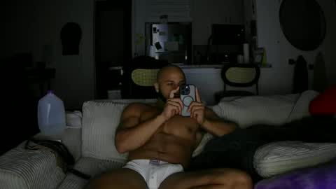 Snapshot of alextbigd chatting on 09-14-25, 05:06 alextbigd online show from 09-14-25, 05:06