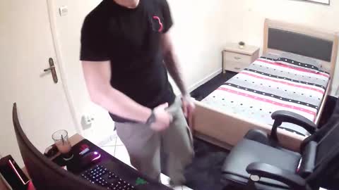 alexthepro00 online show from 04-22-26, 10:44