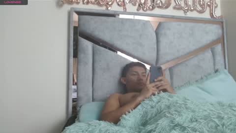 Snapshot of alexvsluisa chatting on 01-14-25, 02:53 alex y luisa online show from 01-14-25, 02:53