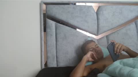 Snapshot of alexvsluisa chatting on 01-20-25, 02:46 alex y luisa online show from 01-20-25, 02:46