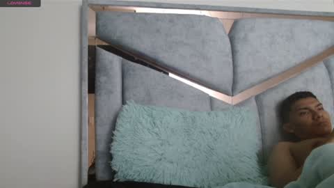 Snapshot of alexvsluisa chatting on 01-24-25, 02:41 alex y luisa online show from 01-24-25, 02:41