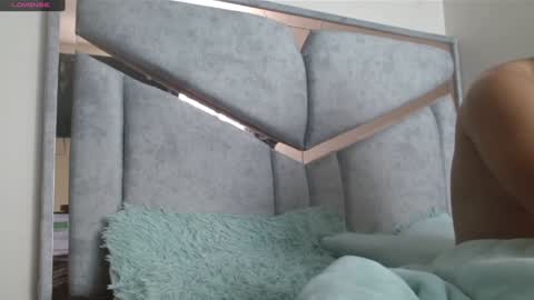 Snapshot of alexvsluisa chatting on 01-25-25, 02:58 alex y luisa online show from 01-25-25, 02:58