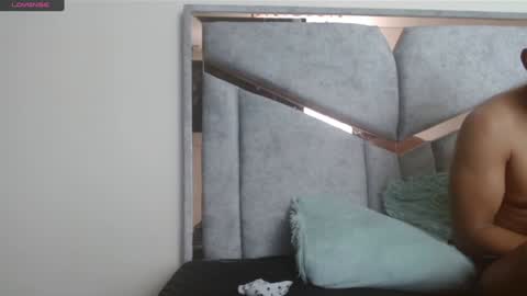 Snapshot of alexvsluisa chatting on 01-28-25, 03:35 alex y luisa online show from 01-28-25, 03:35