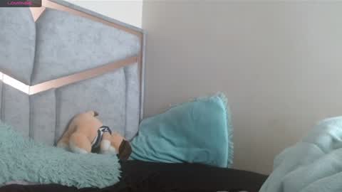 Snapshot of alexvsluisa chatting on 01-29-25, 05:56 alex y luisa online show from 01-29-25, 05:56