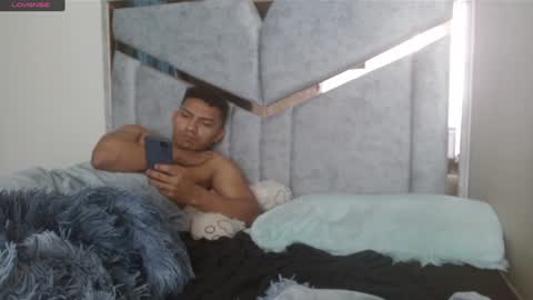 Snapshot of alexvsluisa chatting on 02-07-25, 02:58 alex y luisa online show from 02-07-25, 02:58