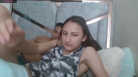 Snapshot of alexvsluisa chatting on 02-10-25, 05:19 alex y luisa online show from 02-10-25, 05:19