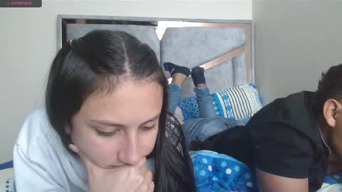 Snapshot of alexvsluisa chatting on 02-14-25, 06:51 alex y luisa online show from 02-14-25, 06:51