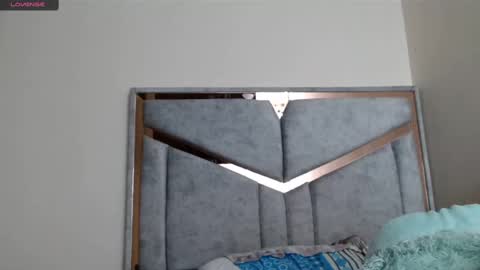 Snapshot of alexvsluisa chatting on 02-21-25, 03:10 alex y luisa online show from 02-21-25, 03:10