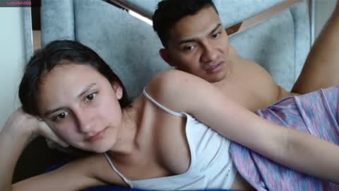 Snapshot of alexvsluisa chatting on 02-26-25, 07:05 alex y luisa online show from 02-26-25, 07:05