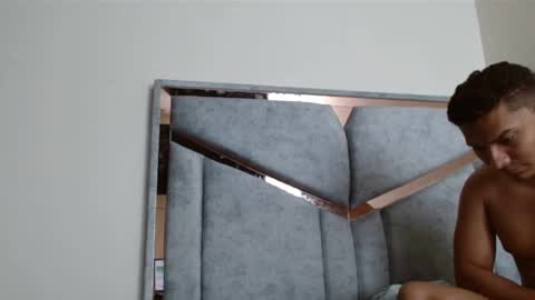 Snapshot of alexvsluisa chatting on 03-05-25, 02:56 alex y luisa online show from 03-05-25, 02:56