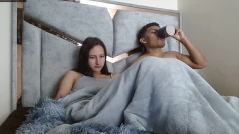 Snapshot of alexvsluisa chatting on 09-18-25, 05:15 alex y luisa online show from 09-18-25, 05:15