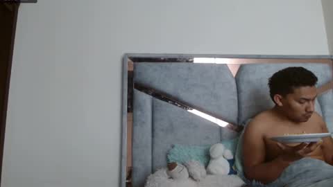 Snapshot of alexvsluisa chatting on 09-25-25, 03:38 alex y luisa online show from 09-25-25, 03:38