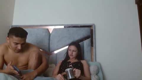 Snapshot of alexvsluisa chatting on 10-28-25, 04:09 alex y luisa online show from 10-28-25, 04:09