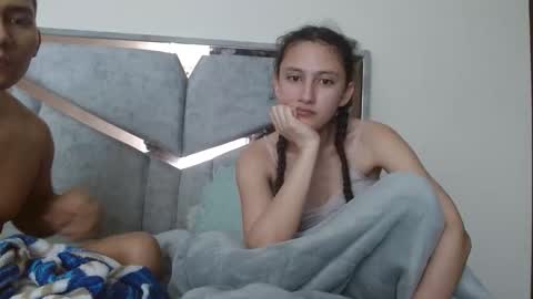 Snapshot of alexvsluisa chatting on 11-18-25, 03:49 alex y luisa online show from 11-18-25, 03:49