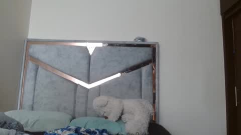 Snapshot of alexvsluisa chatting on 11-25-25, 03:34 alex y luisa online show from 11-25-25, 03:34