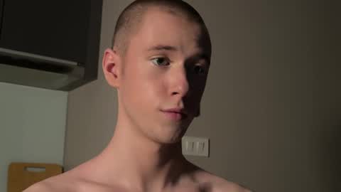 Snapshot of alexwos chatting on 01-08-25, 12:15 Alex online show from 01-08-25, 12:15