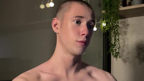 Snapshot of alexwos chatting on 01-21-25, 08:41 Alex online show from 01-21-25, 08:41