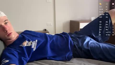 Snapshot of alexwos chatting on 09-17-25, 07:32 Alex online show from 09-17-25, 07:32