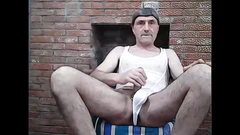 Snapshot of alexx_70 chatting on 11-21-25, 03:38 Alexandr online show from 11-21-25, 03:38