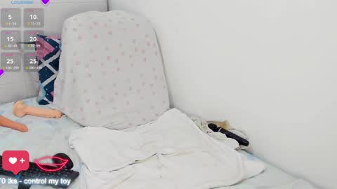 alexandra zyla suleyman  online show from 01-25-25, 02:37