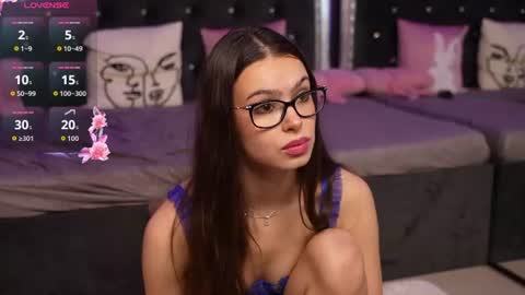 Snapshot of alexxisrae chatting on 06-12-26, 03:49 Alexxis Rae online show from 06-12-26, 03:49