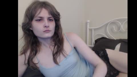 Snapshot of alexxuwu chatting on 12-12-24, 07:04 Lyssa online show from 12-12-24, 07:04