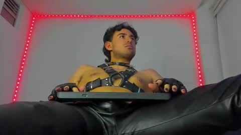 Snapshot of alexxx_savage chatting on 09-16-25, 04:02 Alexander online show from 09-16-25, 04:02