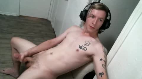 Snapshot of alexxxmic chatting on 10-20-25, 12:49 Alexxxmic online show from 10-20-25, 12:49