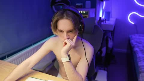 Alexycutie online show from 04-26-26, 02:04