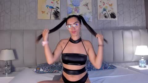 AlezkaRain online show from 10-01-25, 04:18