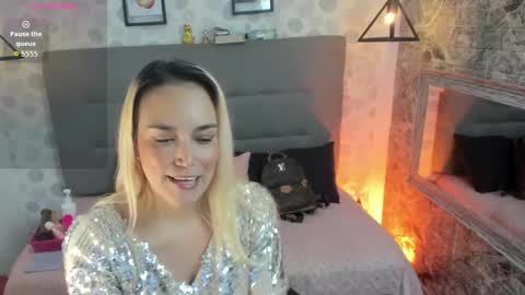 alezzafox__ online show from 10-10-25, 05:17