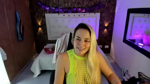 alezzafox__ online show from 10-13-25, 06:52