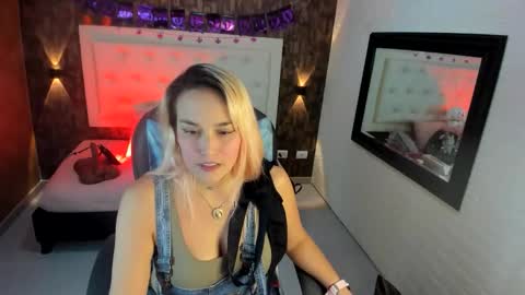 alezzafox__ online show from 10-23-25, 04:45