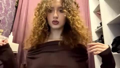 Snapshot of alfredaspagnolo chatting on 11-15-25, 02:24 Tatiana online show from 11-15-25, 02:24