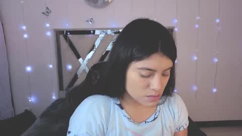 Snapshot of alfresii_rivera chatting on 10-23-25, 02:22 Carolina Join The Fan Club  online show from 10-23-25, 02:22