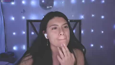 Snapshot of alfresii_rivera chatting on 10-27-25, 01:09 Carolina Join The Fan Club  online show from 10-27-25, 01:09