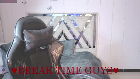 Snapshot of alfresii_rivera chatting on 11-22-25, 01:37 Carolina Join The Fan Club online show from 11-22-25, 01:37