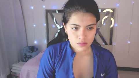 Snapshot of alfresii_rivera chatting on 11-26-25, 02:01 Carolina Join The Fan Club online show from 11-26-25, 02:01