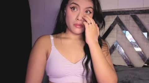 Carolina Join The Fan Club  online show from 04-21-26, 12:45