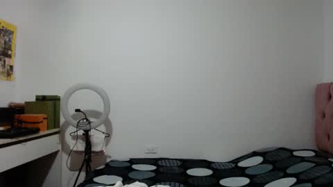 Alia      Anjali  online show from 11-18-25, 12:42