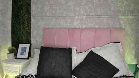 Snapshot of aliaaa_ chatting on 02-10-26, 11:36 Aliaaa online show from 02-10-26, 11:36