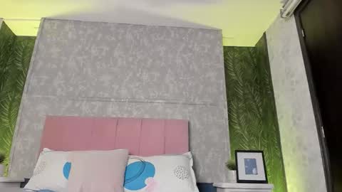 Snapshot of aliaaa_ chatting on 03-12-26, 11:05 Aliaaa online show from 03-12-26, 11:05