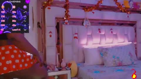 Snapshot of aliana_ross chatting on 12-14-25, 04:29 aliana_ross online show from 12-14-25, 04:29