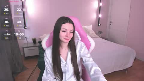 Snapshot of alic_fox chatting on 10-08-25, 05:16 Alice online show from 10-08-25, 05:16